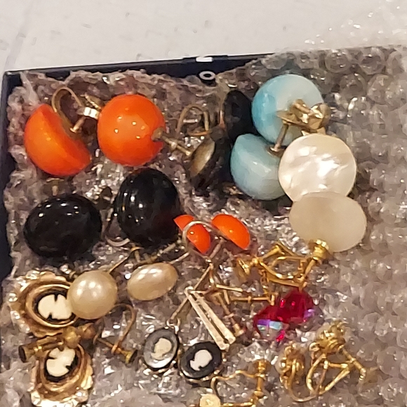 FINAL PRICE🔥12pc bundle Earrings💙 Screw back🌹 - Picture 3 of 12